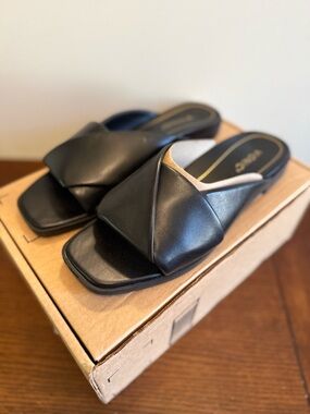 VIonic Miramar Women's Black Leather Slide Sandals 11 NEW